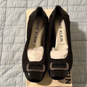 Anne Klein Black Women's Square-Toe Ballet Flats with Metallic Accent